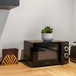 Modern Right In Trendy Agnesviertel كولونيا