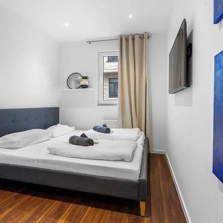 Modern Right In Trendy Agnesviertel * Cologne