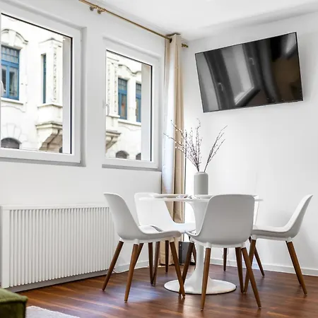 Apartment Modern Right In Trendy Agnesviertel Cologne
