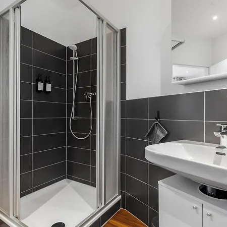 Apartment Modern Right In Trendy Agnesviertel Cologne