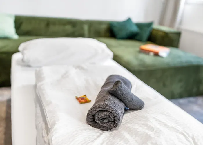 Modern Right In Trendy Agnesviertel Colonia