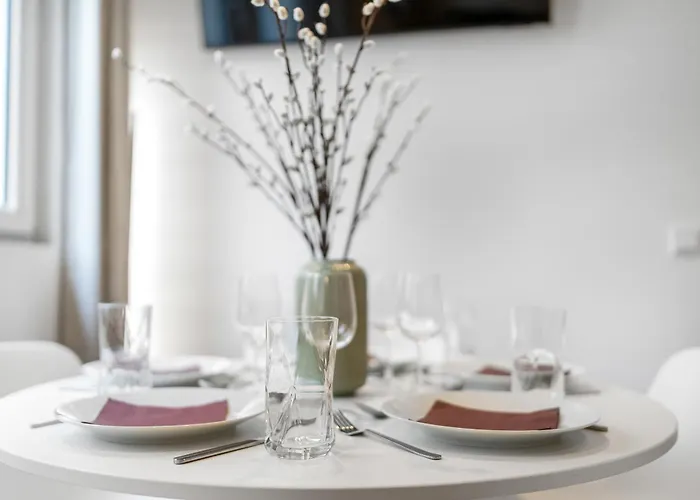 Modern Right In Trendy Agnesviertel Apartment *