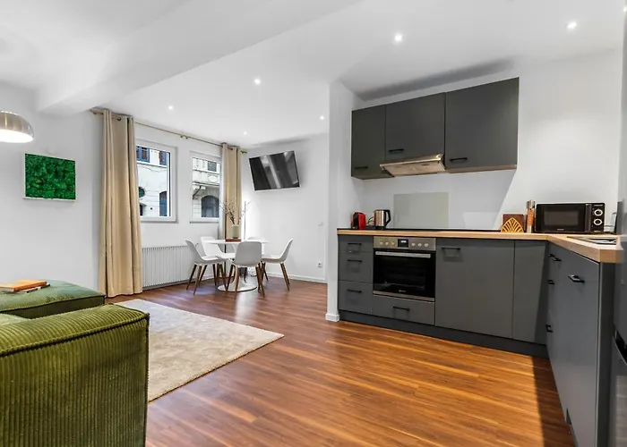 Apartment Modern Right In Trendy Agnesviertel Cologne