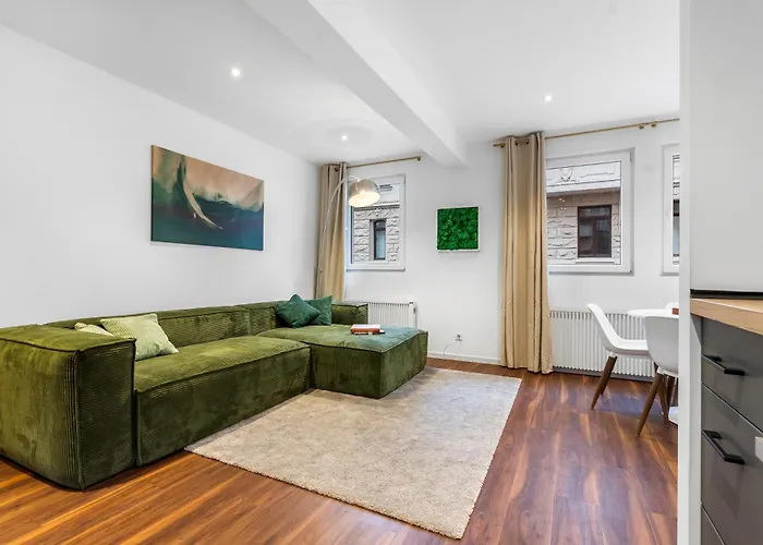 Modern Right In Trendy Agnesviertel *